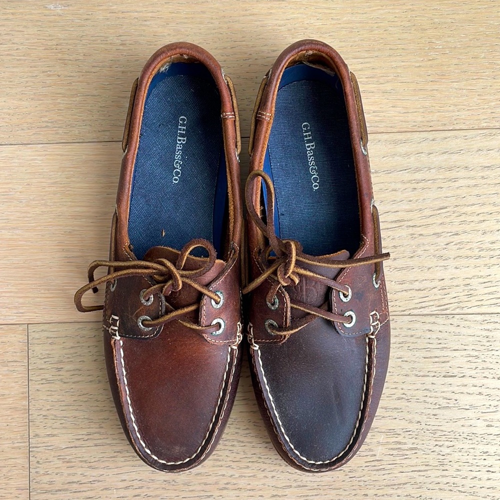 G.H. Bass & Co. brown leather boat shoes | Size 8M
